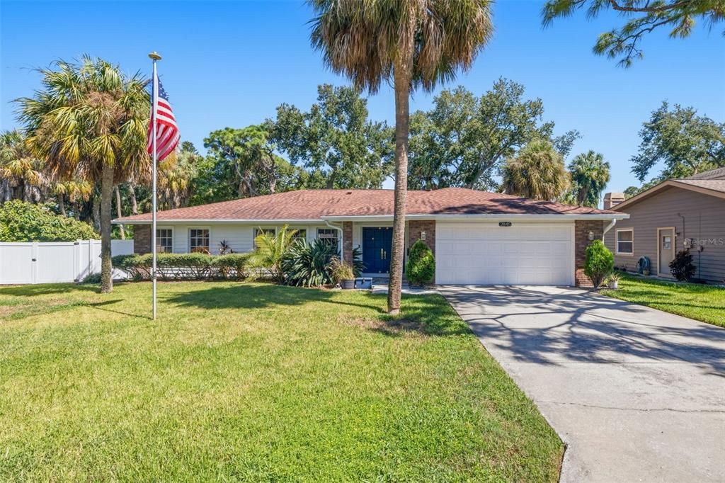 For Sale: $675,000 (3 beds, 2 baths, 1925 Square Feet)