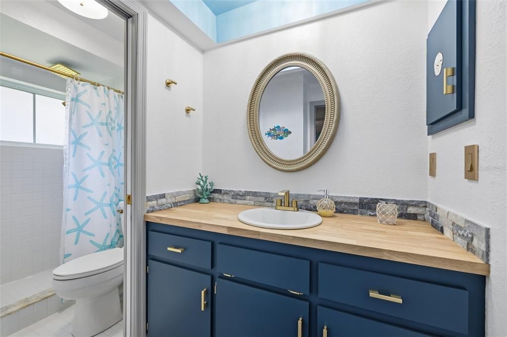 For Sale: $675,000 (3 beds, 2 baths, 1925 Square Feet)