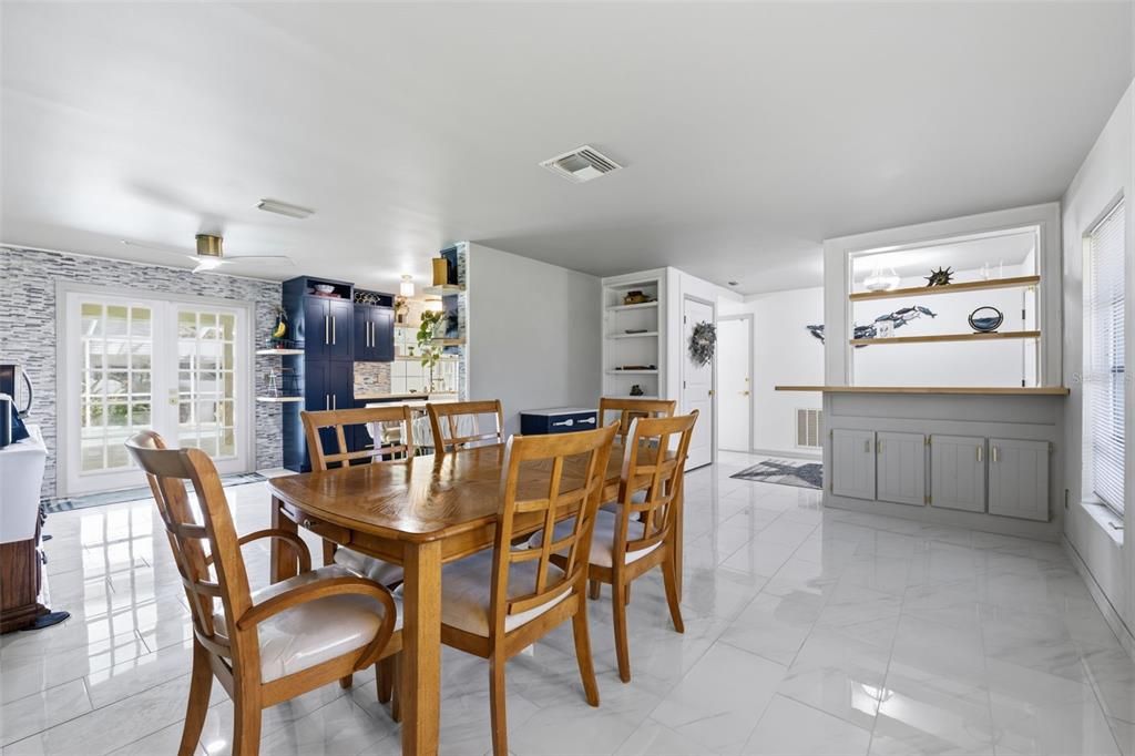 For Sale: $675,000 (3 beds, 2 baths, 1925 Square Feet)