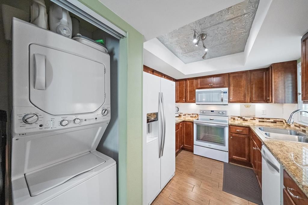 На продажу: $175,000 (1 спален, 1 ванн, 756 Квадратных фут)
