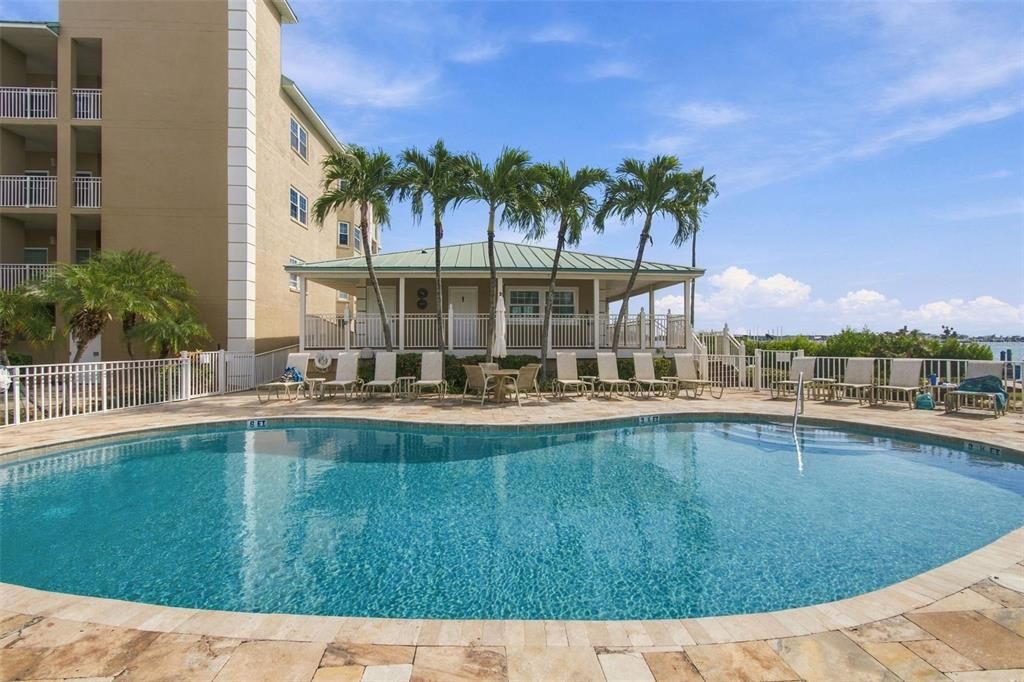 For Sale: $725,000 (2 beds, 2 baths, 1275 Square Feet)