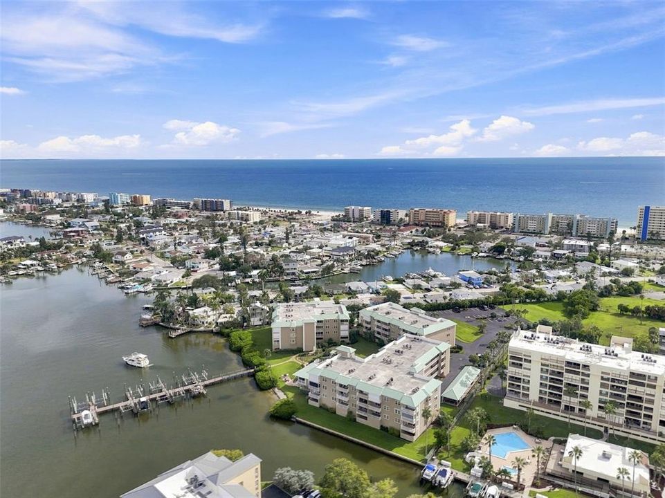 На продажу: $725,000 (2 спален, 2 ванн, 1275 Квадратных фут)