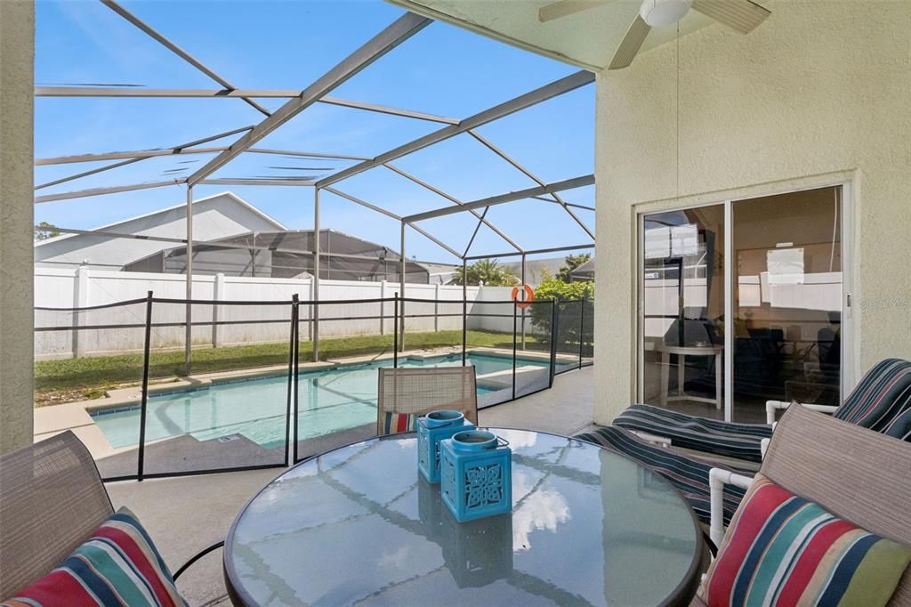 Activo con contrato: $394,900 (4 camas, 3 baños, 1622 Pies cuadrados)