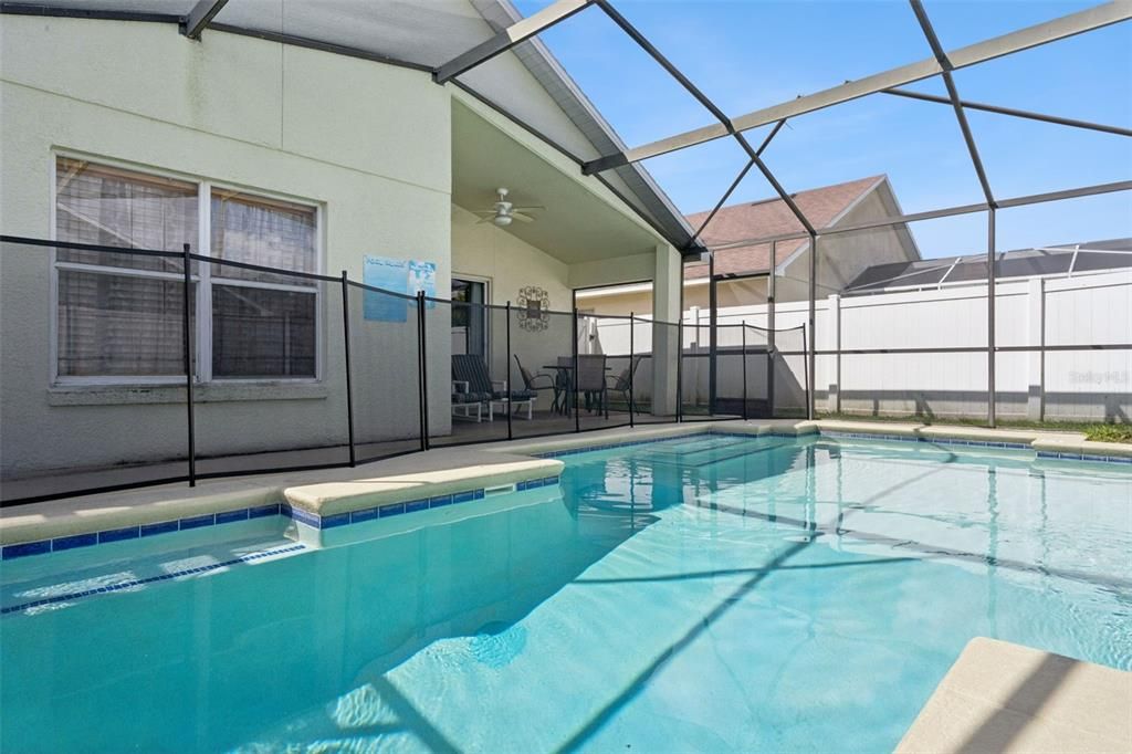 Activo con contrato: $394,900 (4 camas, 3 baños, 1622 Pies cuadrados)