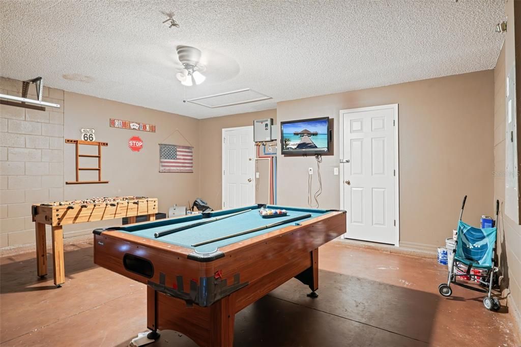Activo con contrato: $394,900 (4 camas, 3 baños, 1622 Pies cuadrados)