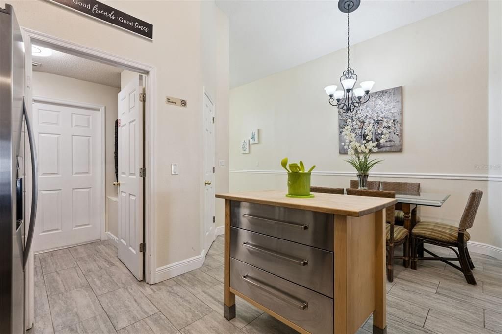 Activo con contrato: $394,900 (4 camas, 3 baños, 1622 Pies cuadrados)
