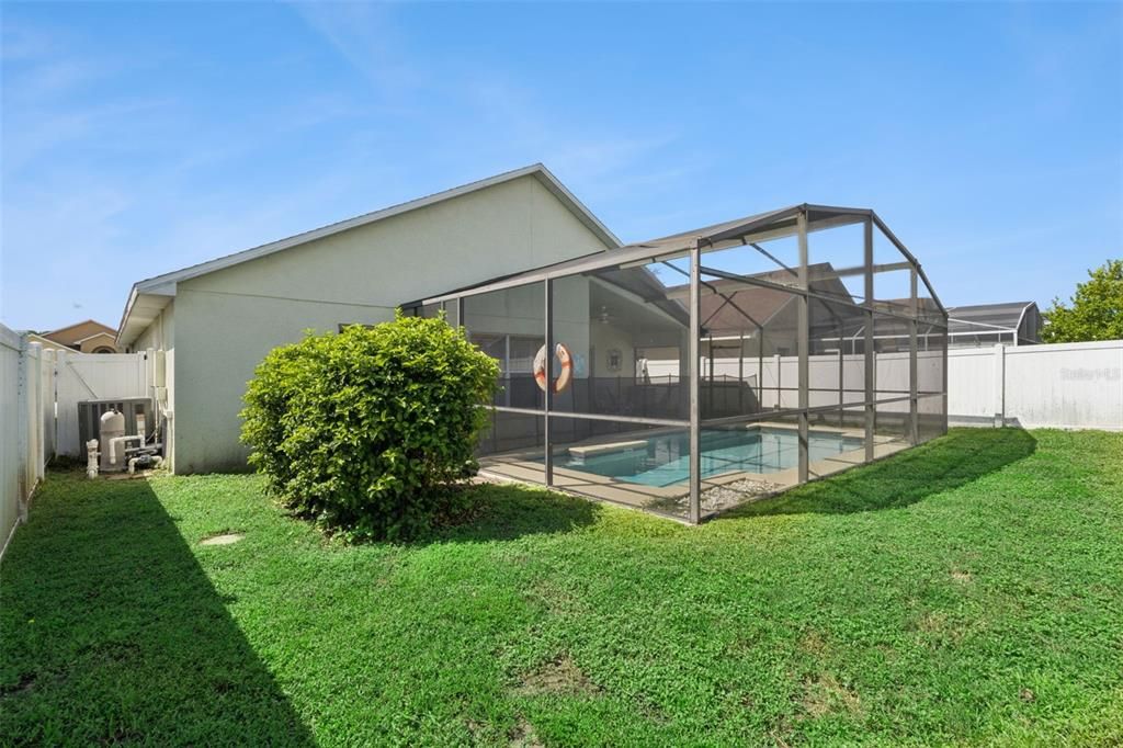 Activo con contrato: $394,900 (4 camas, 3 baños, 1622 Pies cuadrados)