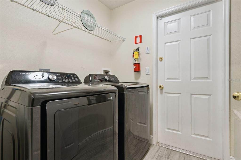 Activo con contrato: $394,900 (4 camas, 3 baños, 1622 Pies cuadrados)