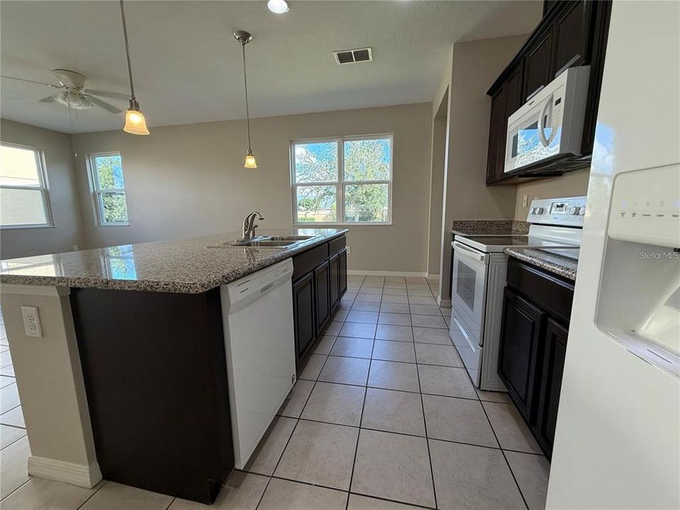 For Sale: $389,000 (4 beds, 3 baths, 1782 Square Feet)
