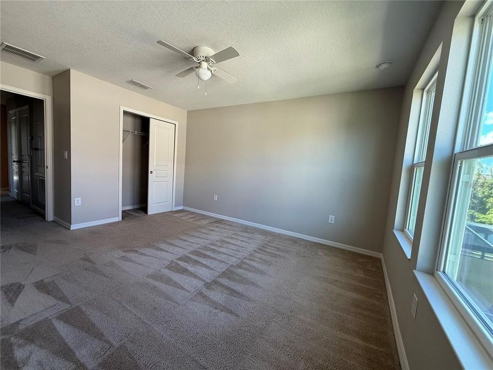 For Sale: $389,000 (4 beds, 3 baths, 1782 Square Feet)