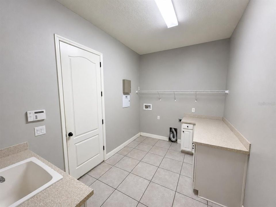For Sale: $609,900 (4 beds, 3 baths, 2313 Square Feet)