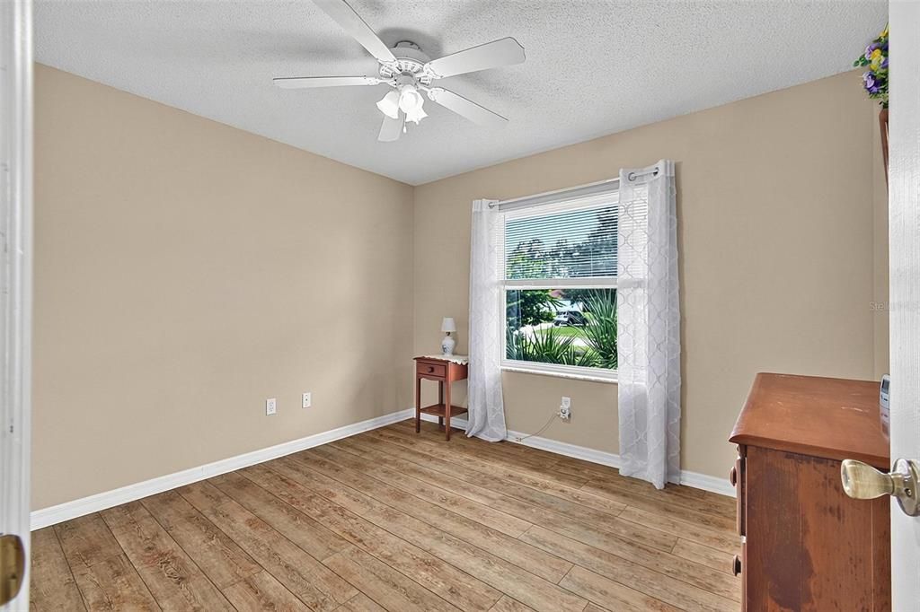 For Sale: $285,000 (3 beds, 2 baths, 1230 Square Feet)