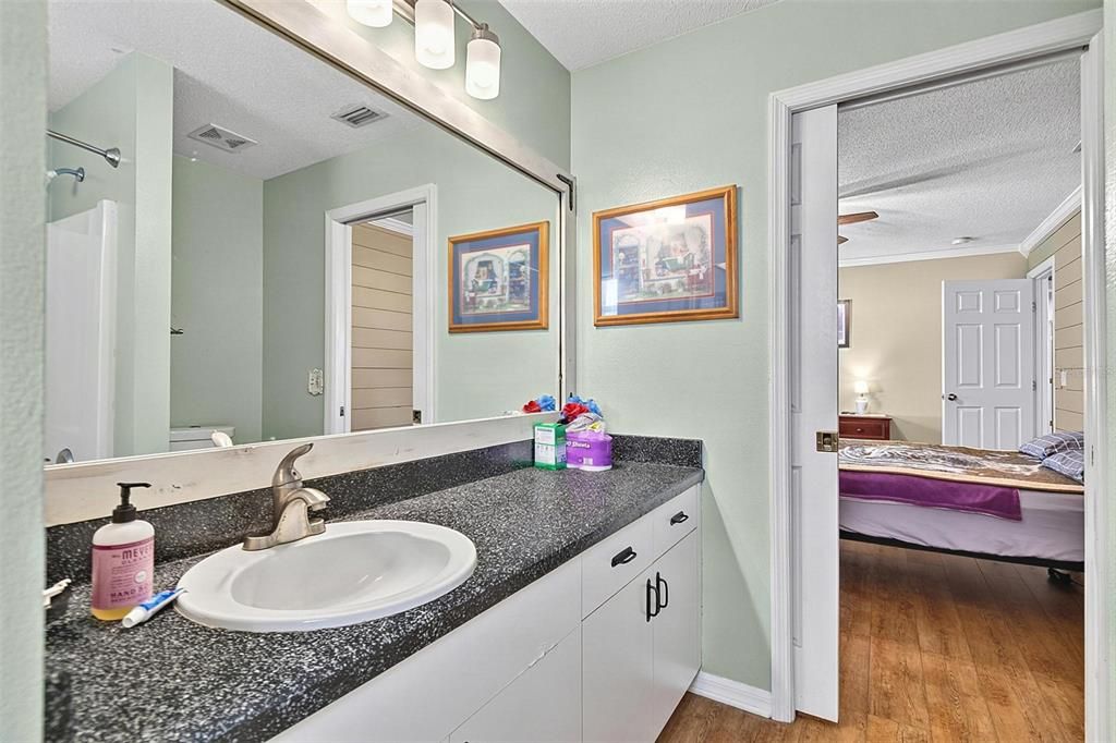For Sale: $285,000 (3 beds, 2 baths, 1230 Square Feet)