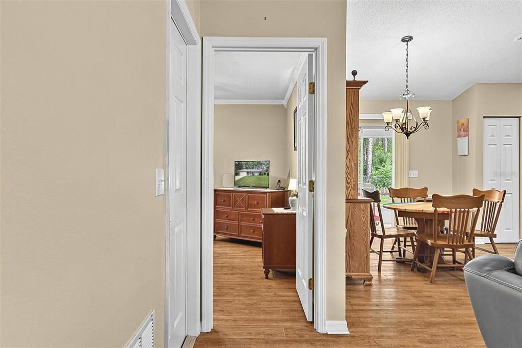 For Sale: $285,000 (3 beds, 2 baths, 1230 Square Feet)