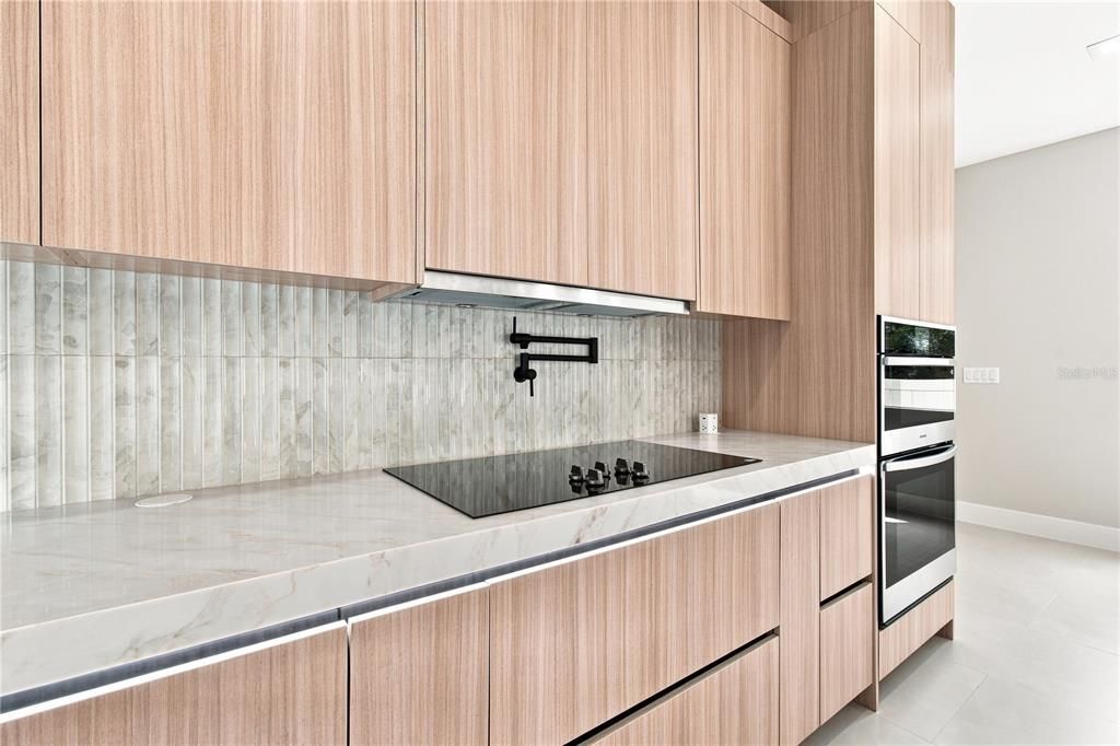 На продажу: $724,900 (3 спален, 2 ванн, 2313 Квадратных фут)