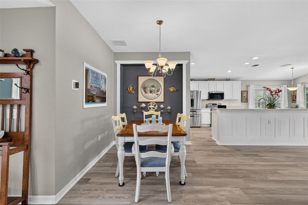 For Sale: $359,500 (3 beds, 2 baths, 1720 Square Feet)