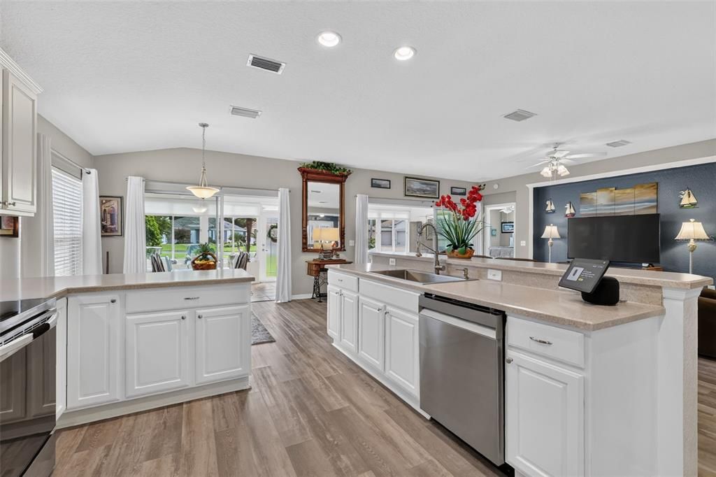 For Sale: $359,500 (3 beds, 2 baths, 1720 Square Feet)