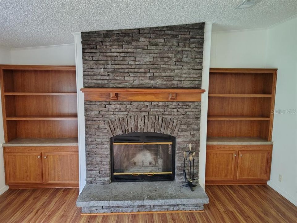 For Sale: $235,000 (3 beds, 2 baths, 2108 Square Feet)