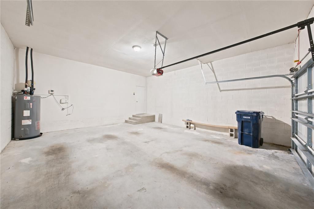 For Rent: $3,500 (3 beds, 2 baths, 1877 Square Feet)