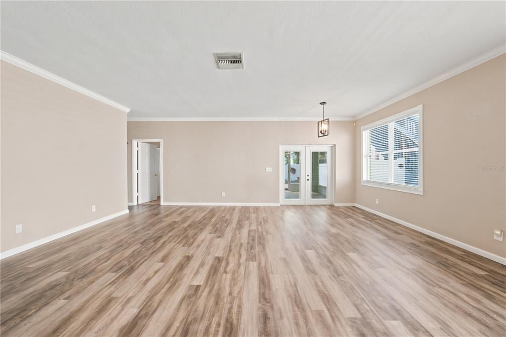 For Rent: $3,500 (3 beds, 2 baths, 1877 Square Feet)