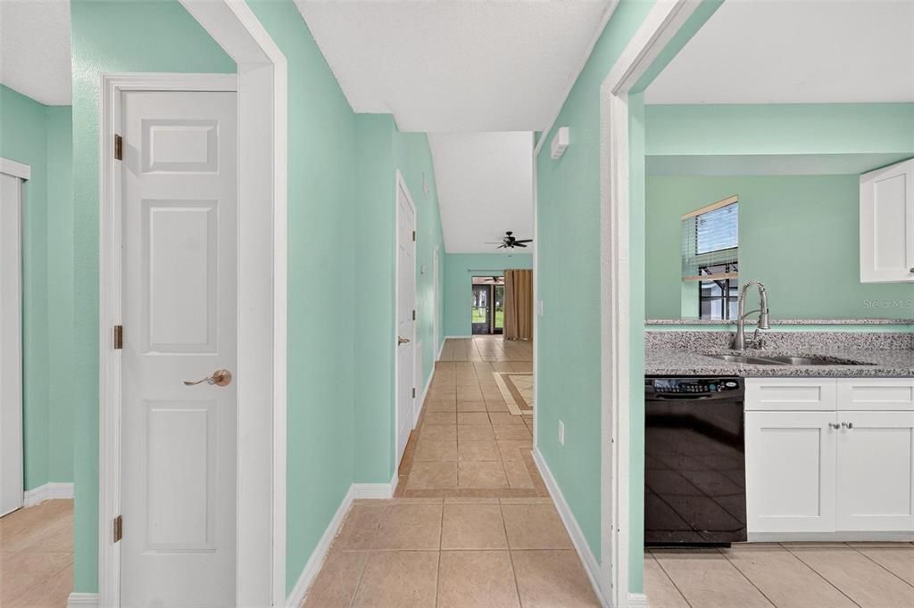 For Sale: $175,000 (2 beds, 2 baths, 1026 Square Feet)