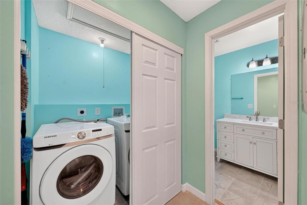 For Sale: $175,000 (2 beds, 2 baths, 1026 Square Feet)