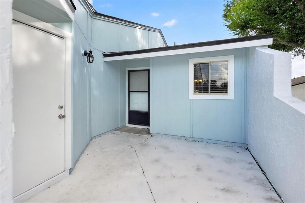 For Sale: $175,000 (2 beds, 2 baths, 1026 Square Feet)