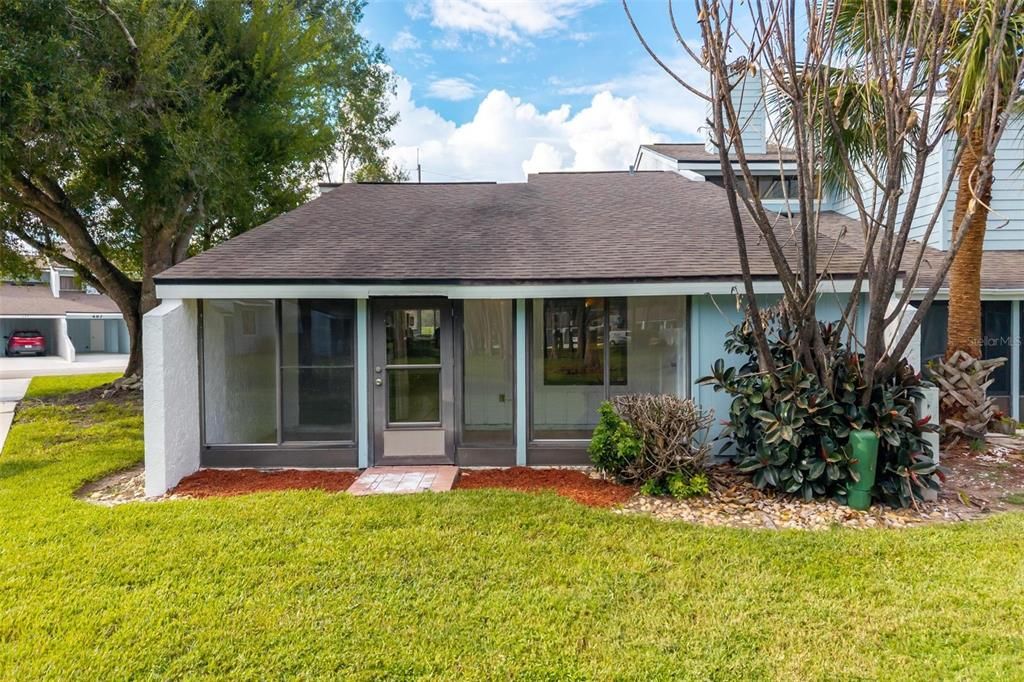 For Sale: $175,000 (2 beds, 2 baths, 1026 Square Feet)