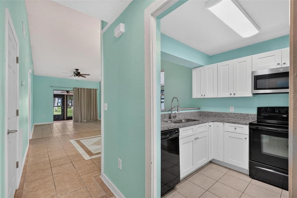 For Sale: $175,000 (2 beds, 2 baths, 1026 Square Feet)