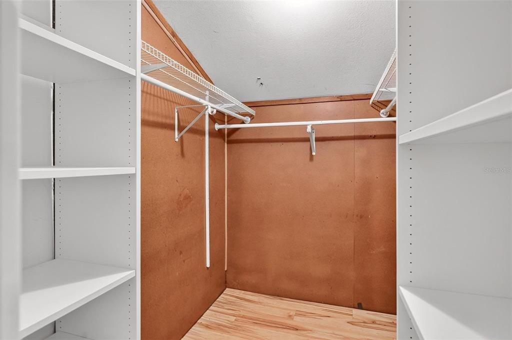 For Sale: $175,000 (2 beds, 2 baths, 1026 Square Feet)