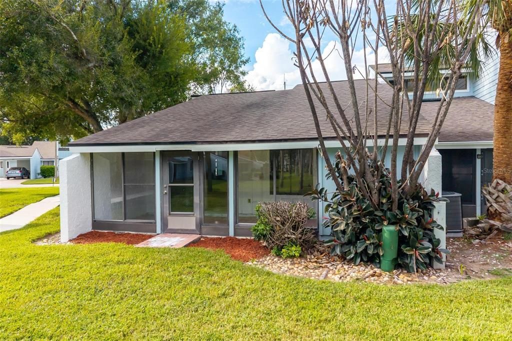 For Sale: $175,000 (2 beds, 2 baths, 1026 Square Feet)