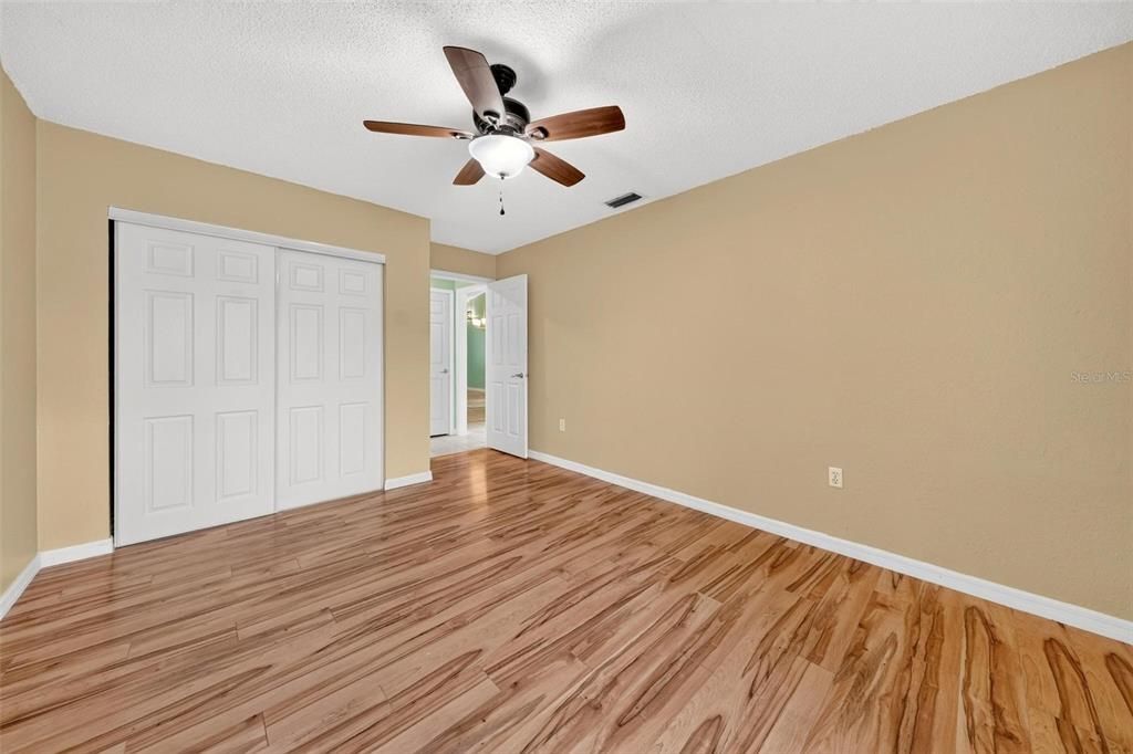 For Sale: $175,000 (2 beds, 2 baths, 1026 Square Feet)