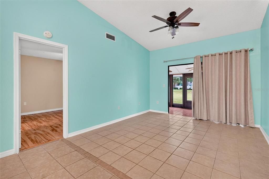 For Sale: $175,000 (2 beds, 2 baths, 1026 Square Feet)