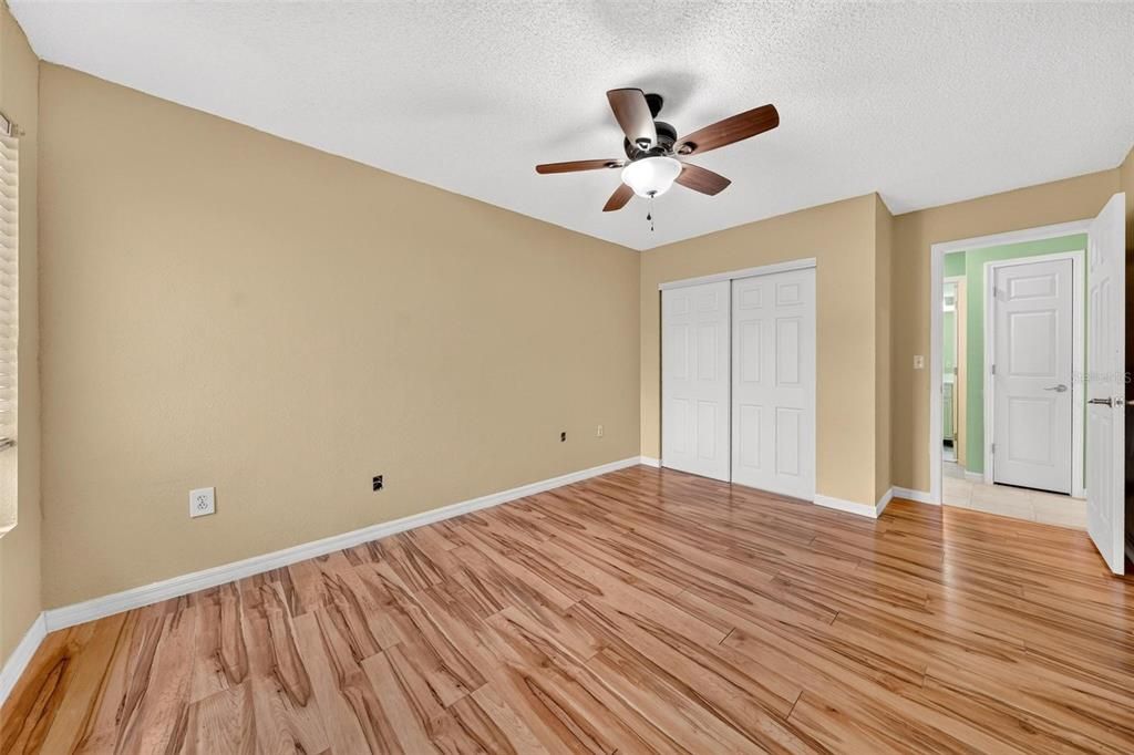 For Sale: $175,000 (2 beds, 2 baths, 1026 Square Feet)