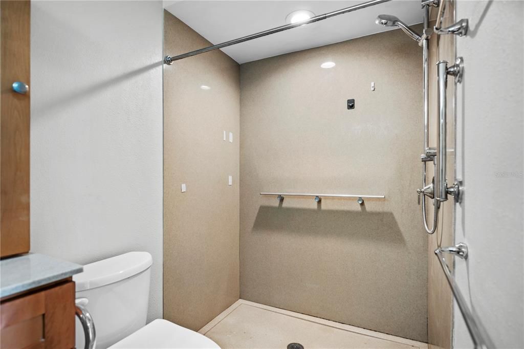 For Sale: $350,000 (3 beds, 2 baths, 1600 Square Feet)