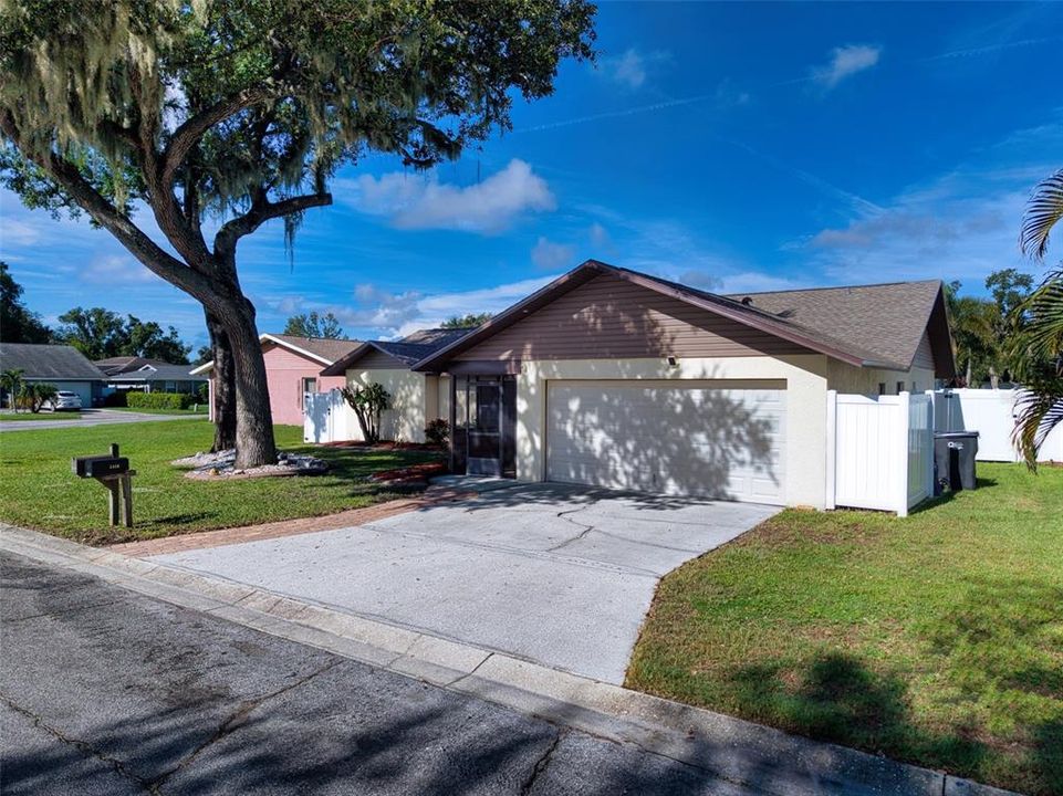 For Sale: $350,000 (3 beds, 2 baths, 1600 Square Feet)