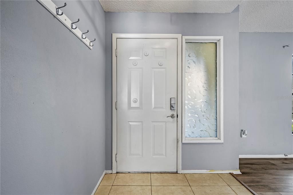 For Sale: $350,000 (3 beds, 2 baths, 1600 Square Feet)