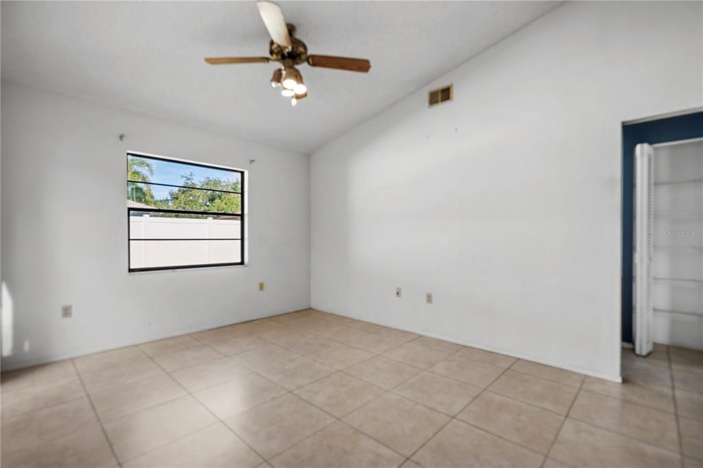 For Sale: $350,000 (3 beds, 2 baths, 1600 Square Feet)