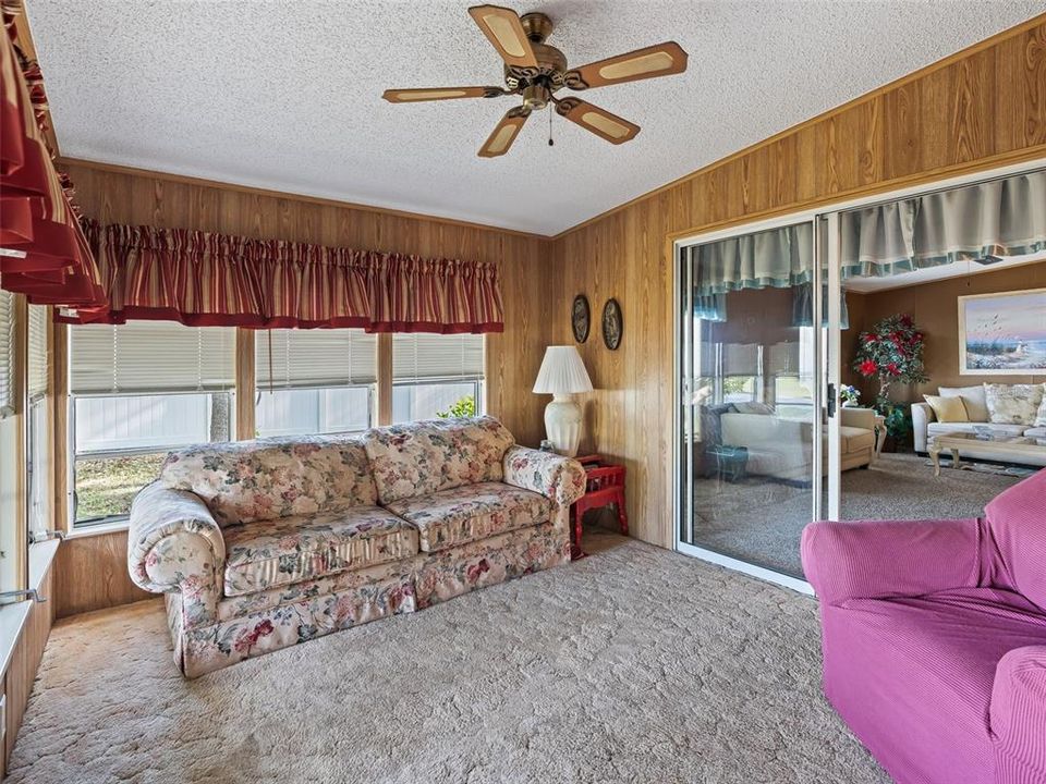 For Sale: $154,000 (2 beds, 2 baths, 1443 Square Feet)