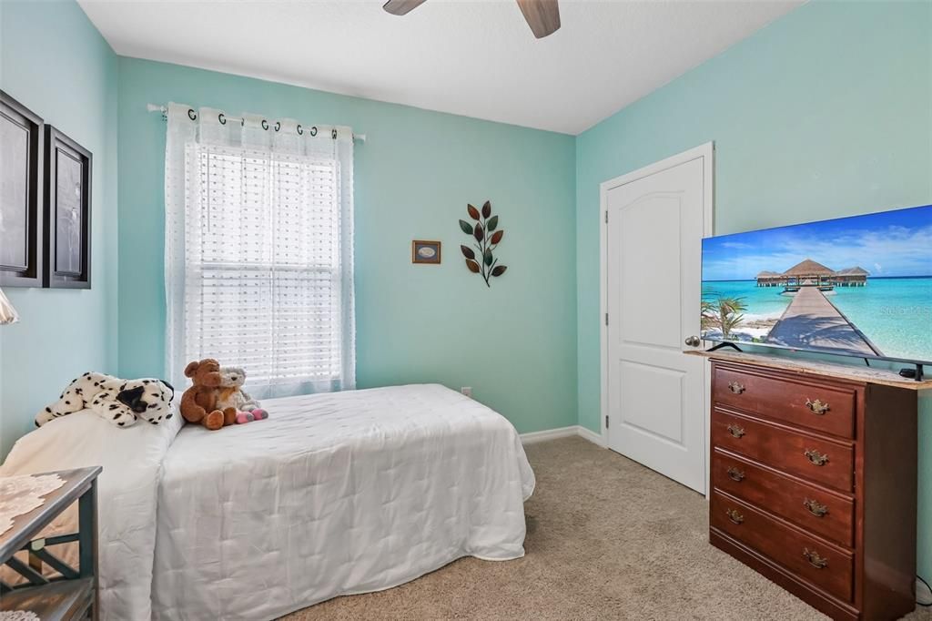 For Sale: $329,900 (3 beds, 2 baths, 1672 Square Feet)