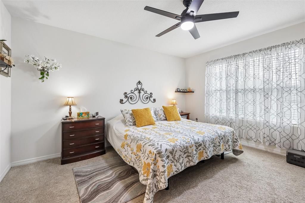 For Sale: $329,900 (3 beds, 2 baths, 1672 Square Feet)