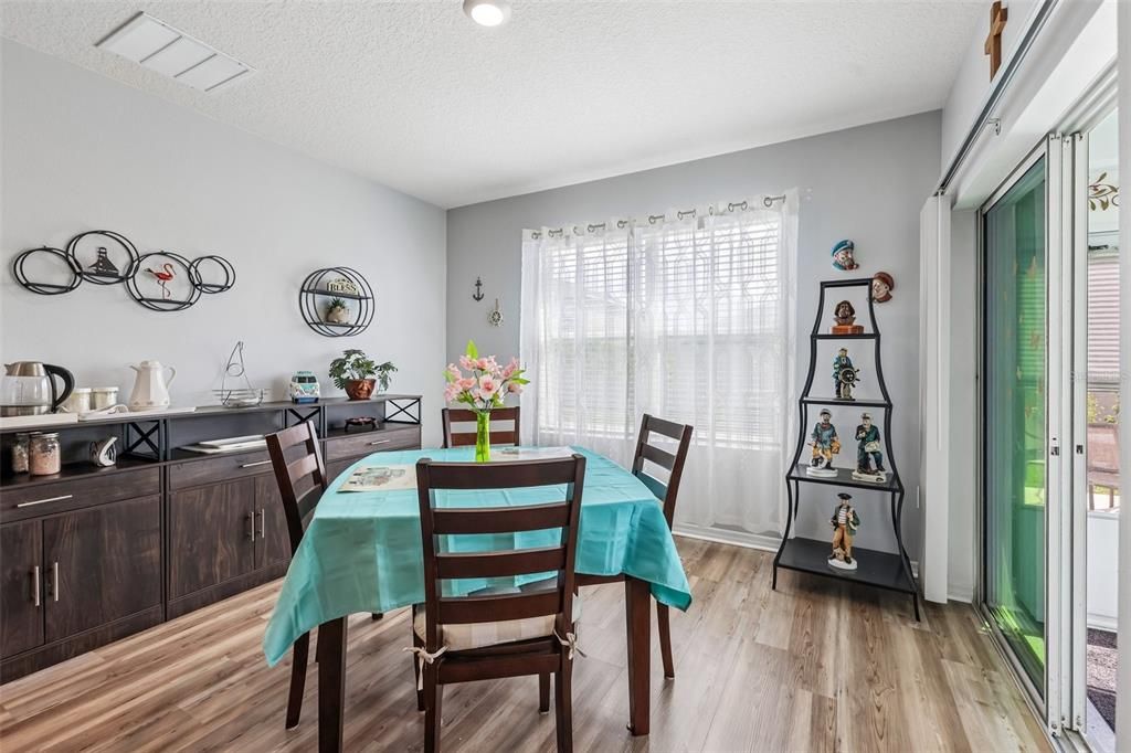 For Sale: $329,900 (3 beds, 2 baths, 1672 Square Feet)