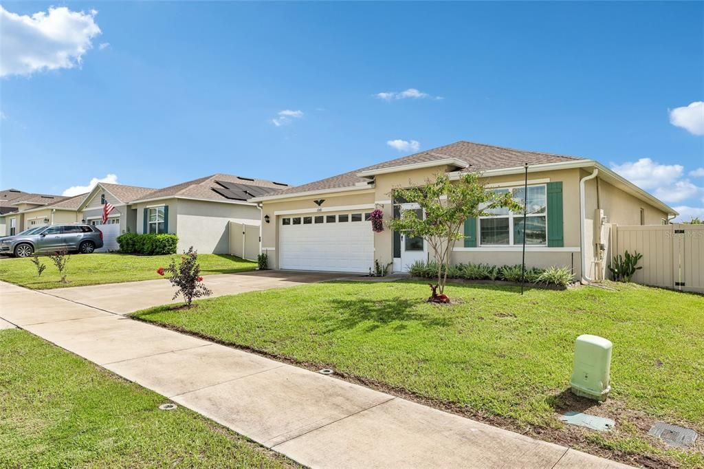 For Sale: $329,900 (3 beds, 2 baths, 1672 Square Feet)