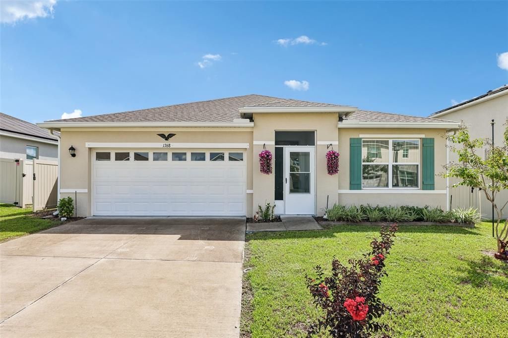 For Sale: $329,900 (3 beds, 2 baths, 1672 Square Feet)