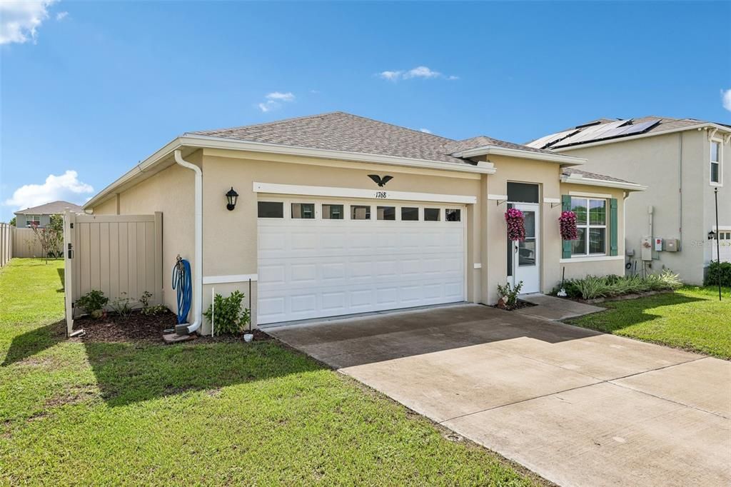 For Sale: $329,900 (3 beds, 2 baths, 1672 Square Feet)