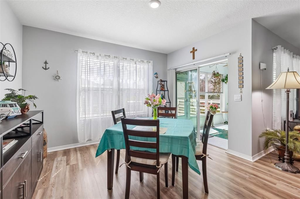 For Sale: $329,900 (3 beds, 2 baths, 1672 Square Feet)