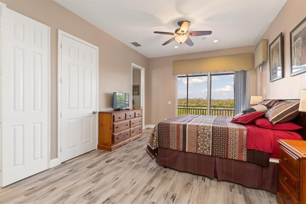 For Sale: $499,000 (3 beds, 3 baths, 2399 Square Feet)