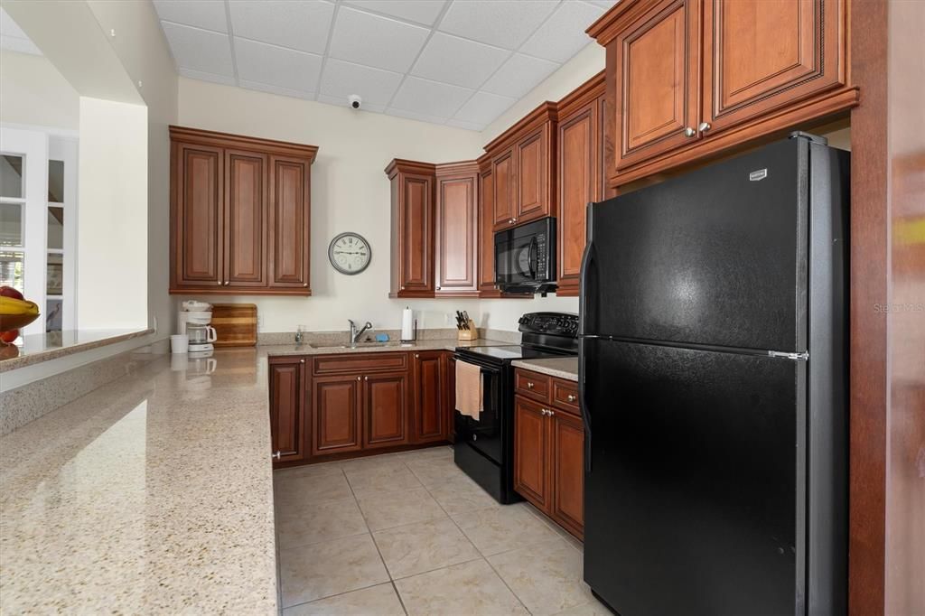 For Sale: $499,000 (3 beds, 3 baths, 2399 Square Feet)