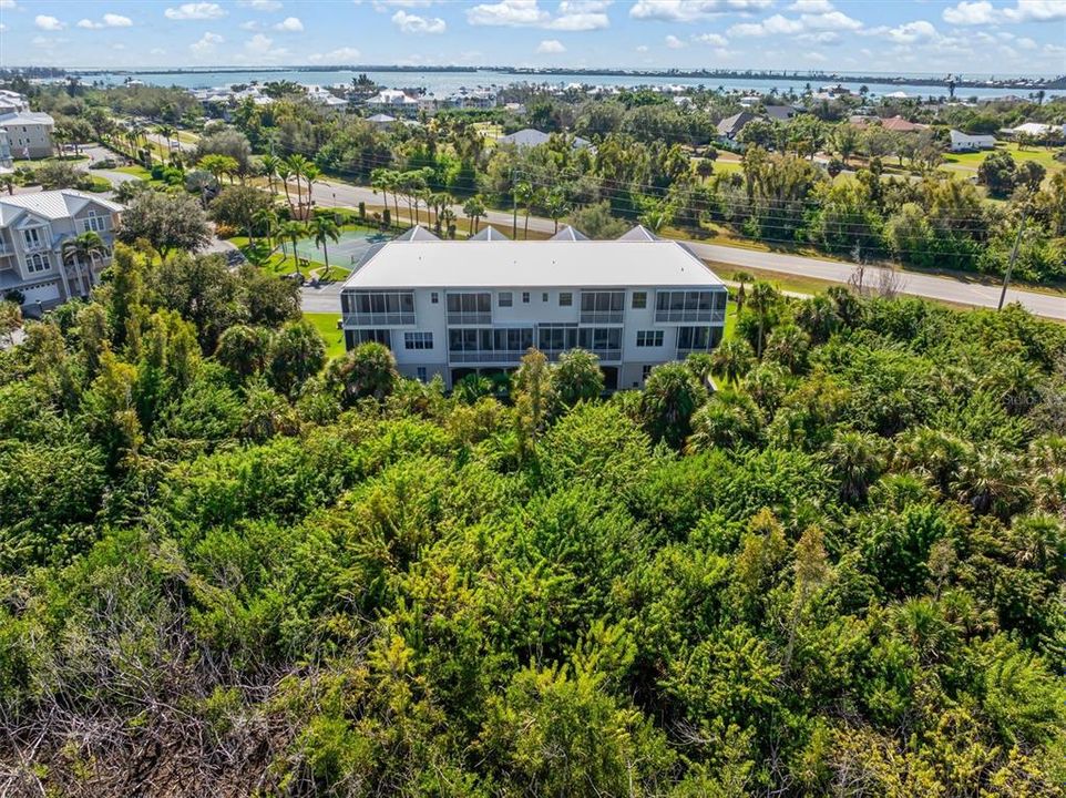 For Sale: $499,000 (3 beds, 3 baths, 2399 Square Feet)