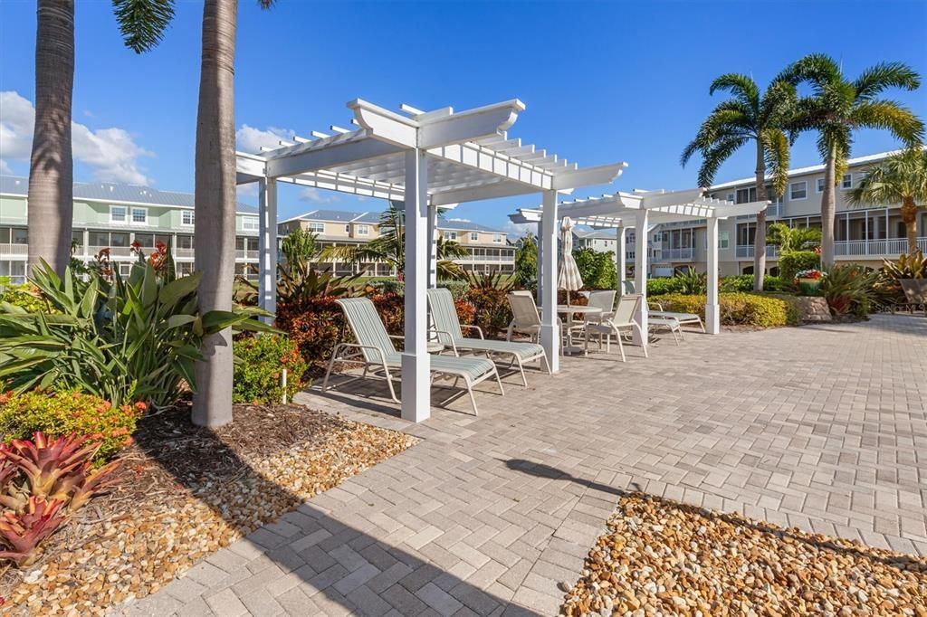 For Sale: $499,000 (3 beds, 3 baths, 2399 Square Feet)